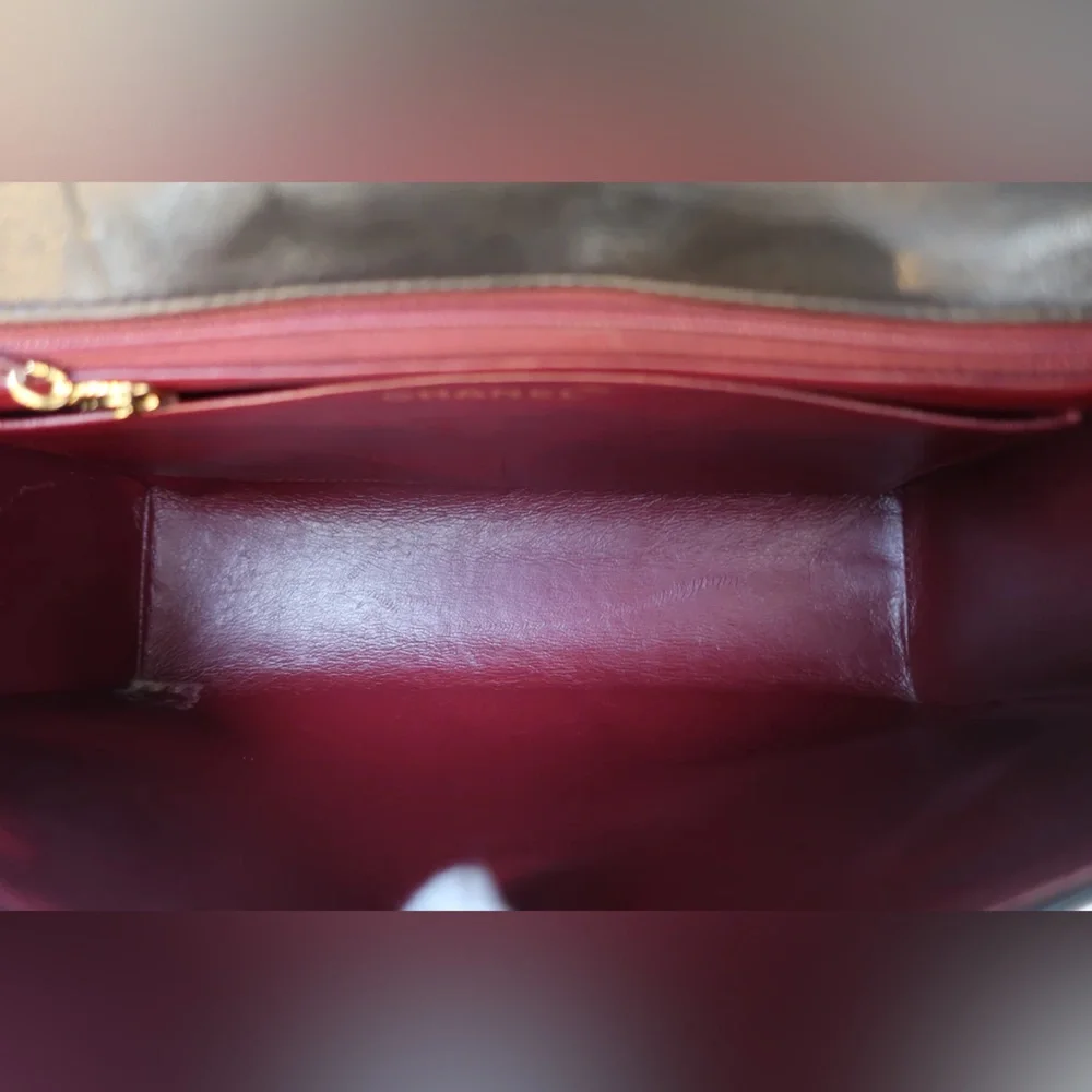 Authentic CHANEL black lambskin medium sized camera vintage crossbody bag - Picture 8 of 15